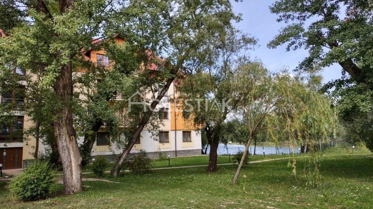 Predané - Predaj apartmánov v nádhernom prostredí pri jazere Bratislava.