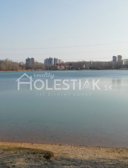 Predané - Predaj apartmánov v nádhernom prostredí pri jazere Bratislava.