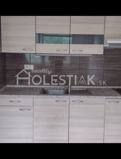 https://www.holestiak.sk/storage/properties/148/thumb/dam-to-prenajmu-garsonku-v-meste-cadca-iba-u-nas_0.jpg?t=1691049654