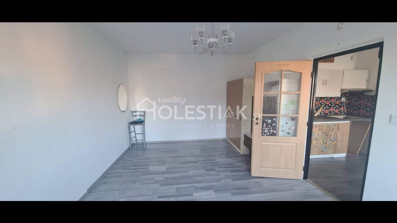 PREDAJ 1+1kk byt na Žarci