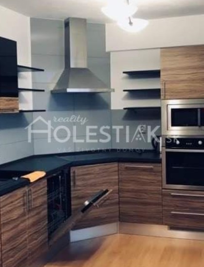 https://www.holestiak.sk/storage/properties/195/thumb/dam-do-prenajmu-vacsi-zariadeny-krasny-21-byt-v-rezidencii_0.jpg?t=1705186860