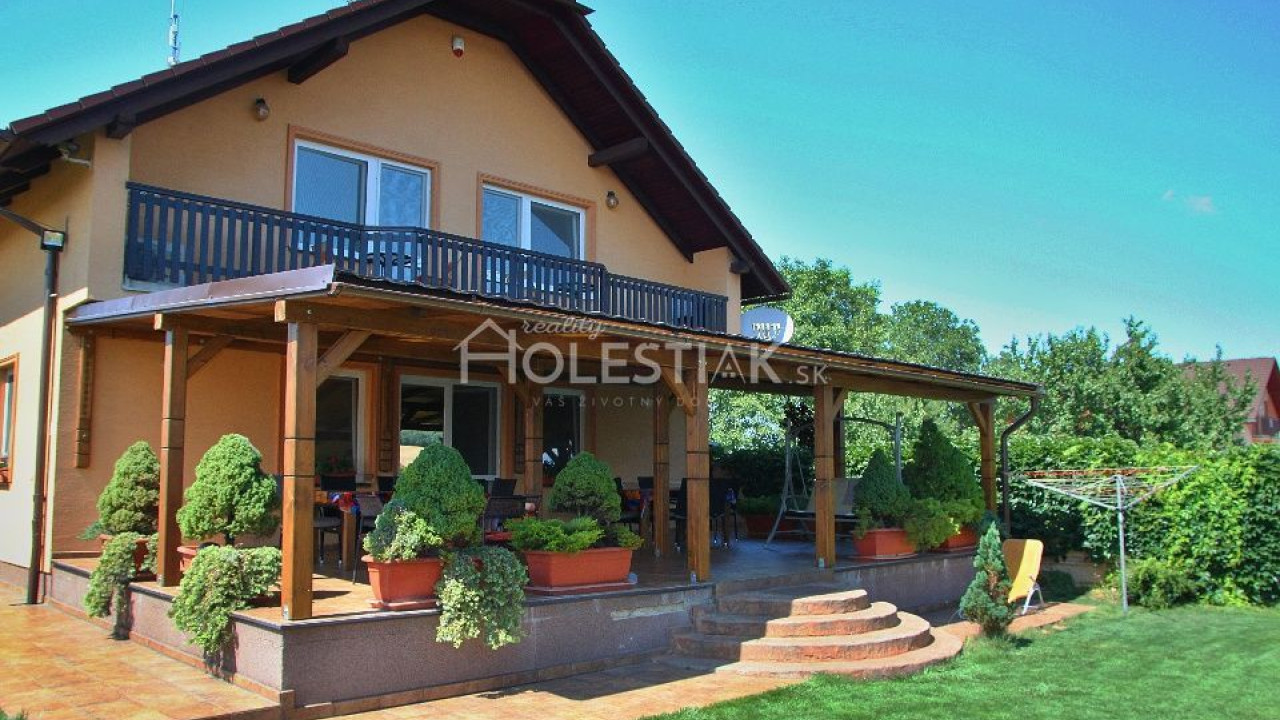 Predám pekne zariadený penzión v kúpeľnej obci Podhájska