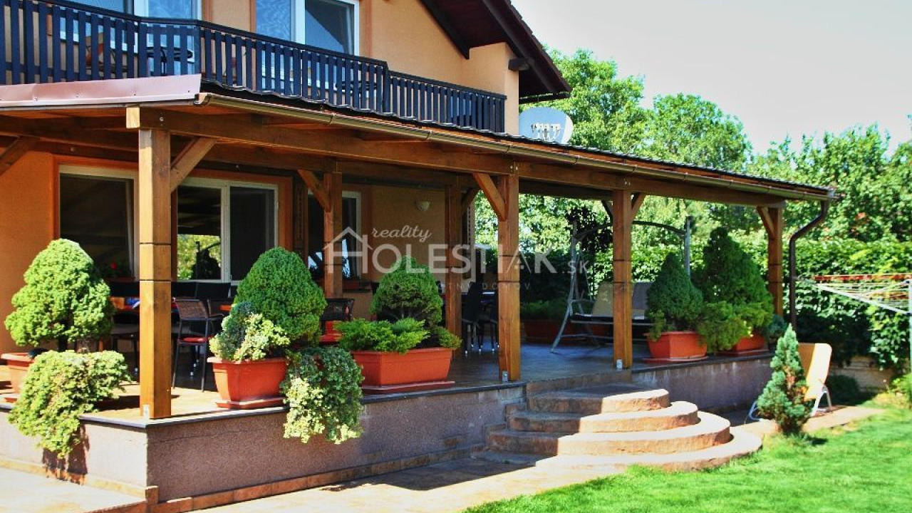 Predám pekne zariadený penzión v kúpeľnej obci Podhájska