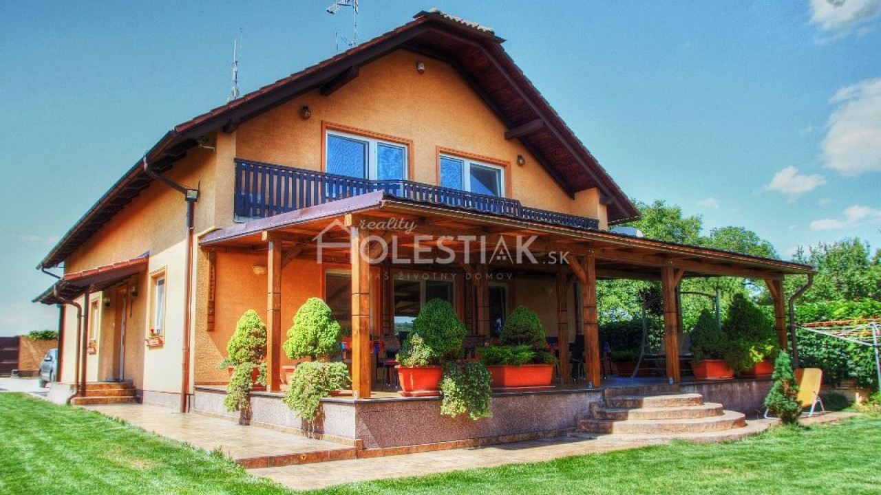 Predám pekne zariadený penzión v kúpeľnej obci Podhájska