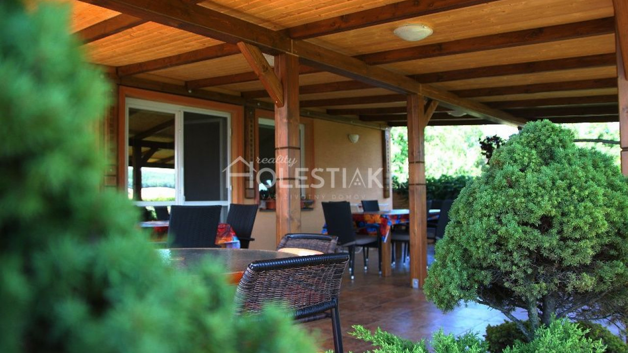 Predám pekne zariadený penzión v kúpeľnej obci Podhájska