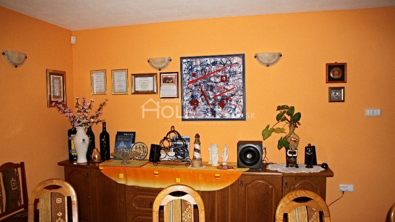 Predám pekne zariadený penzión v kúpeľnej obci Podhájska