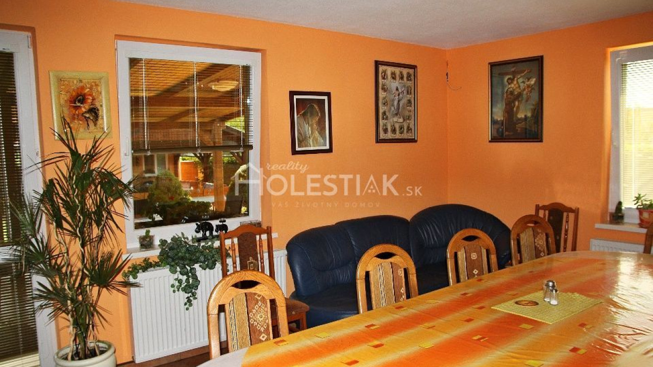 Predám pekne zariadený penzión v kúpeľnej obci Podhájska