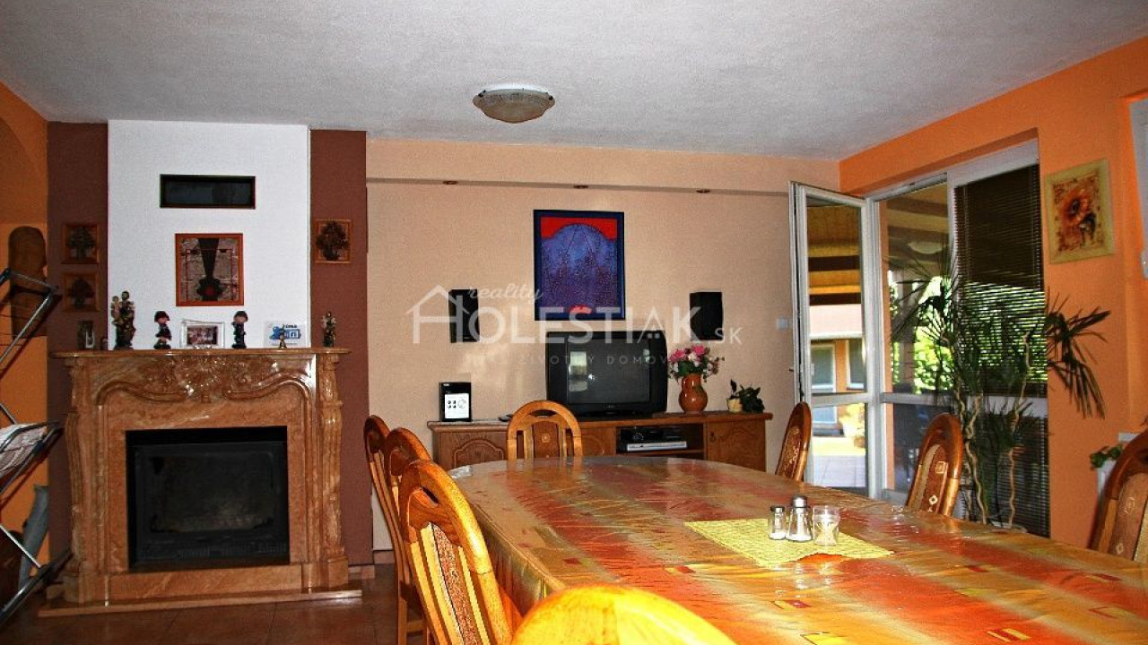 Predám pekne zariadený penzión v kúpeľnej obci Podhájska