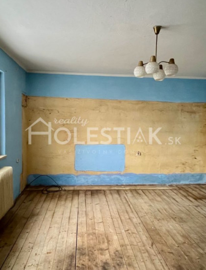 https://www.holestiak.sk/storage/properties/307/thumb/rodinny-dom-v-povodnom-stave-neslusa_0.jpg?t=1710852372