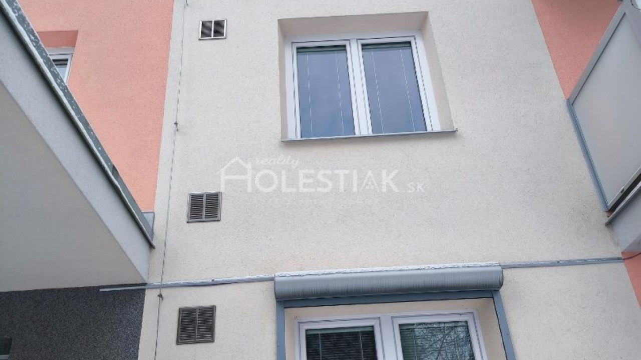 Znížená cena - Predám 2+1 byt v meste Čadca, Mierová ul.