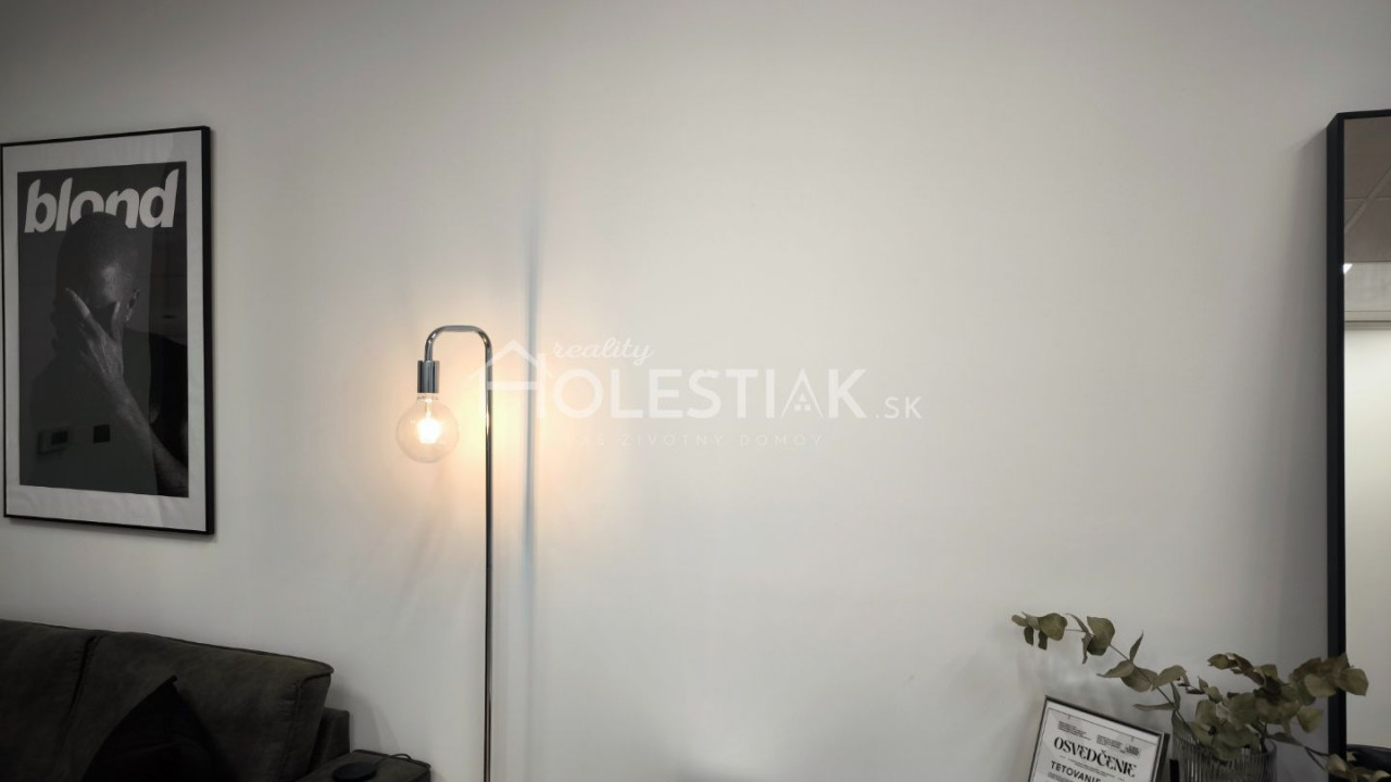 Zvýhodená cena - Dám do prenájmu exkluzívne moderný priestor v centre mesta Čadca