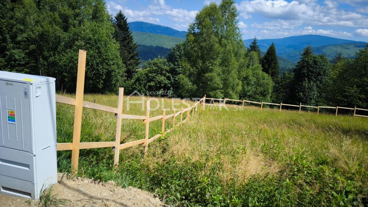Predám oplotený krásny pozemok v obci Oščadnica, s elektrickou prípojkou