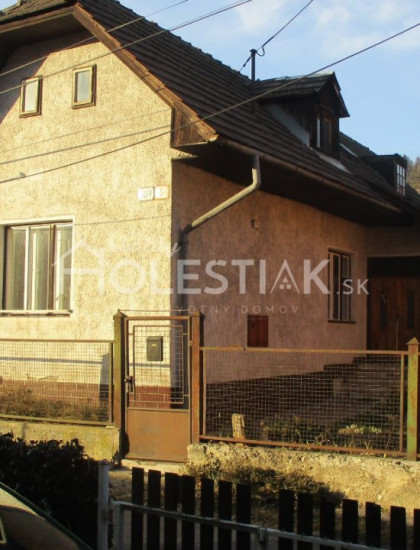 https://www.holestiak.sk/storage/properties/374/thumb/rezervovane-predam-starsi-rodinny-dom-zilina-povazsky-chlmec-iba-u-nas_0.jpg?t=1717487179