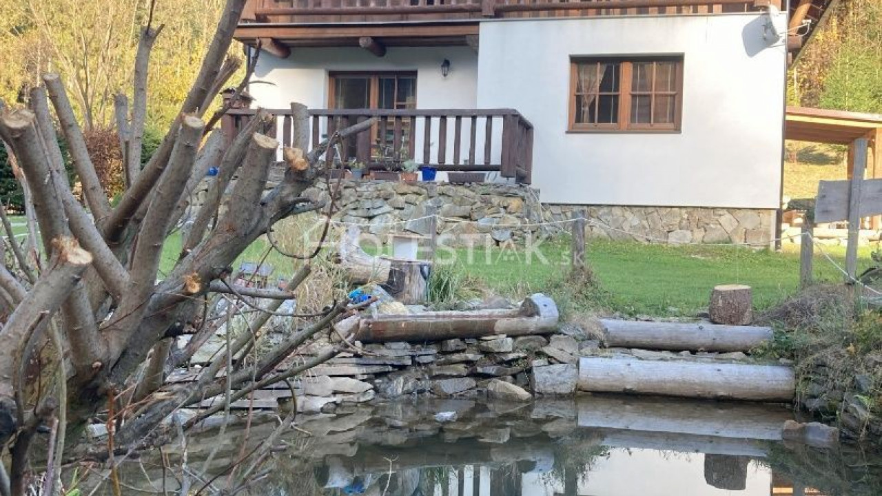 Rezervované - Predám nový, štýlový rodinný dom s veľkým pozemkom, iba u nás