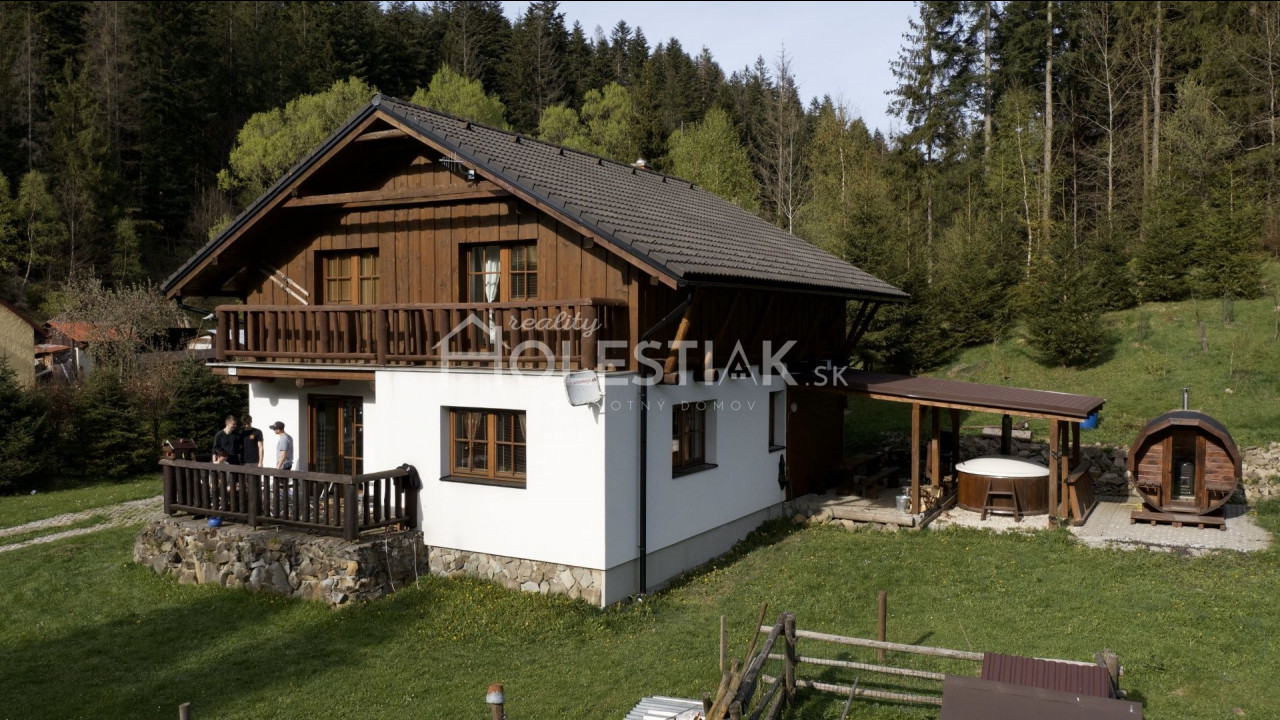 Rezervované - Predám nový, štýlový rodinný dom s veľkým pozemkom, iba u nás