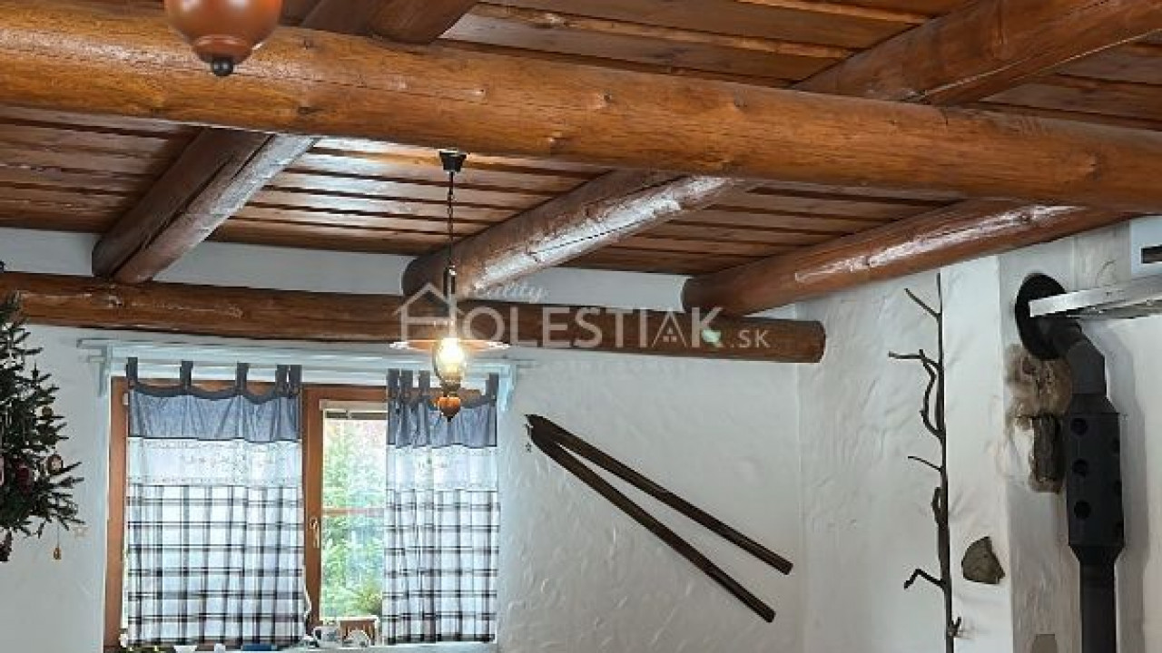 Rezervované - Predám nový, štýlový rodinný dom s veľkým pozemkom, iba u nás