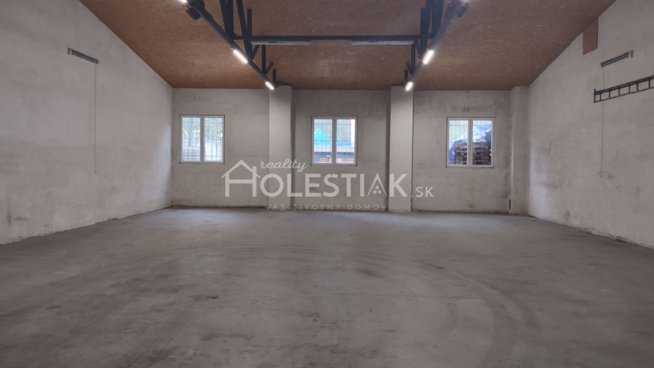 Dám do prenájmu pekný samostatný skladový či prev. priestor 260 m2 v Čadci