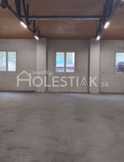https://www.holestiak.sk/storage/properties/41/thumb/dam-do-prenajmu-pekny-samostatny-skladovy-ci-prev-priestor-260-m2-v-cadci_0.jpg?t=1642107635