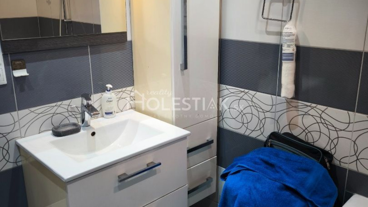 Odporúčané - Predám nový dom Rudinská, iba u nás