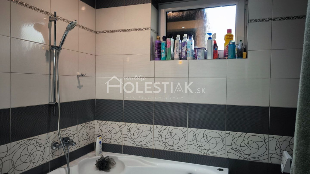 Odporúčané - Predám nový dom Rudinská, iba u nás