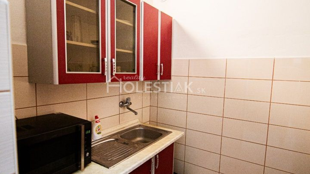 Predám exkluzívne administratívnu budovu v centre, Dolný Kubín