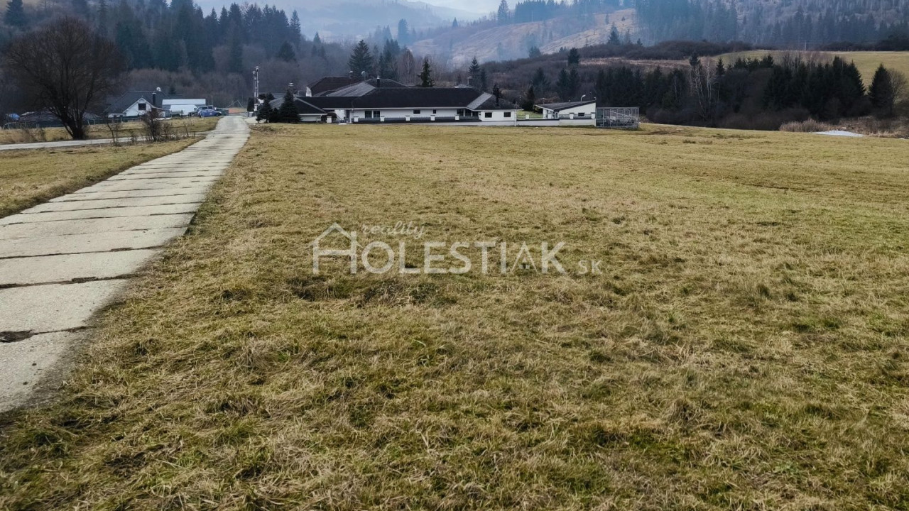 Rezervované - Predám pekný väčší pozemok Raková, iba u nás