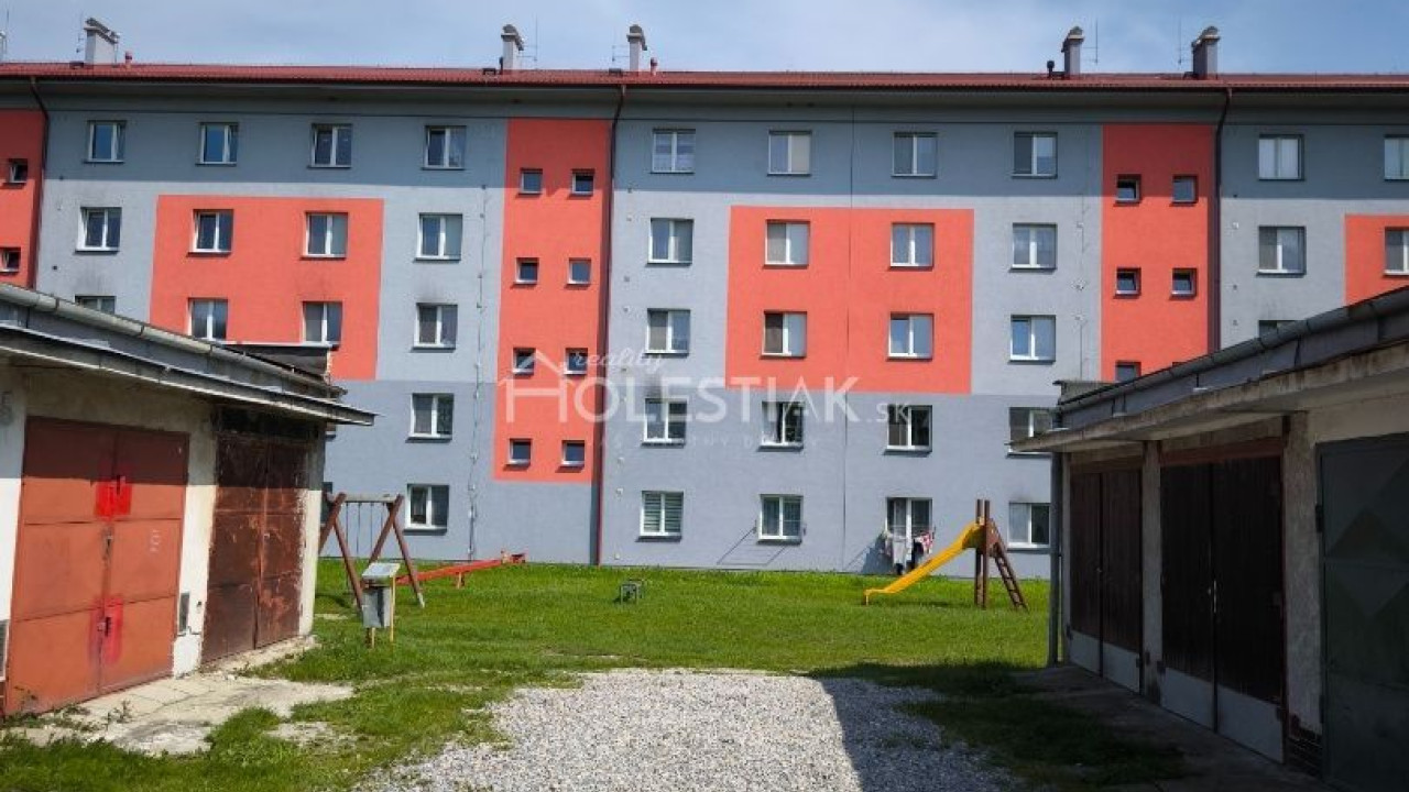 Predám garáž v centre KNM