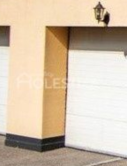 https://www.holestiak.sk/storage/properties/443/thumb/predam-novu-velku-garaz-iba-u-nas_0.jpg?t=1744187536