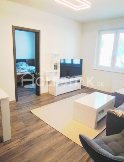 https://www.holestiak.sk/storage/properties/452/thumb/dam-do-prenajmu-rekonstruovany-byt-21-cadca-iba-u-nas_0.jpeg?t=1787835181