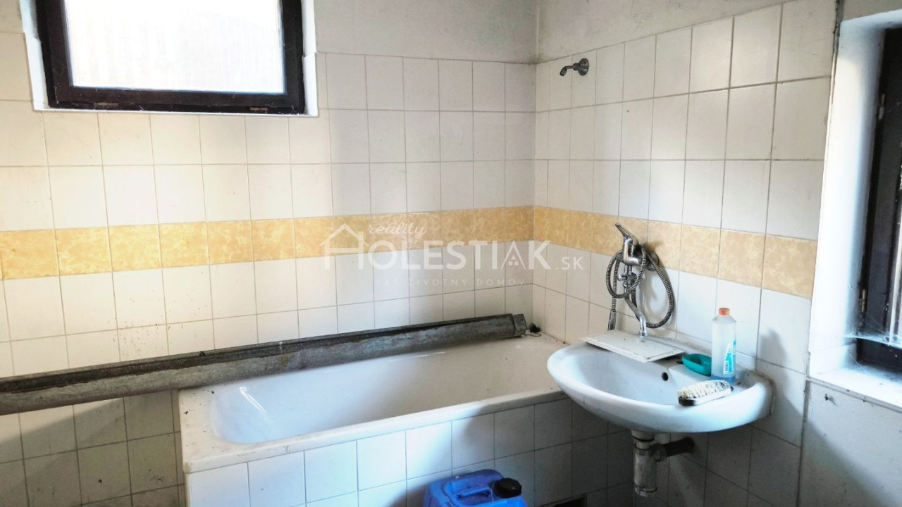 Rezervované - Predám dvojdom Čadca, Milošová s veľkým pozemkom, všetky IS