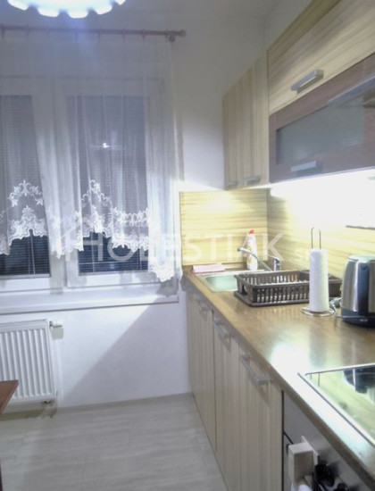 https://www.holestiak.sk/storage/properties/483/thumb/dam-do-prenajmu-31-byt-cadca-centrum_0.jpeg?t=1784252641