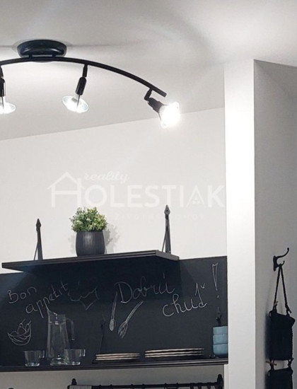 https://www.holestiak.sk/storage/properties/484/thumb/kupim-2-izbovy-byt-v-meste-cadca_0.jpeg?t=1778758997