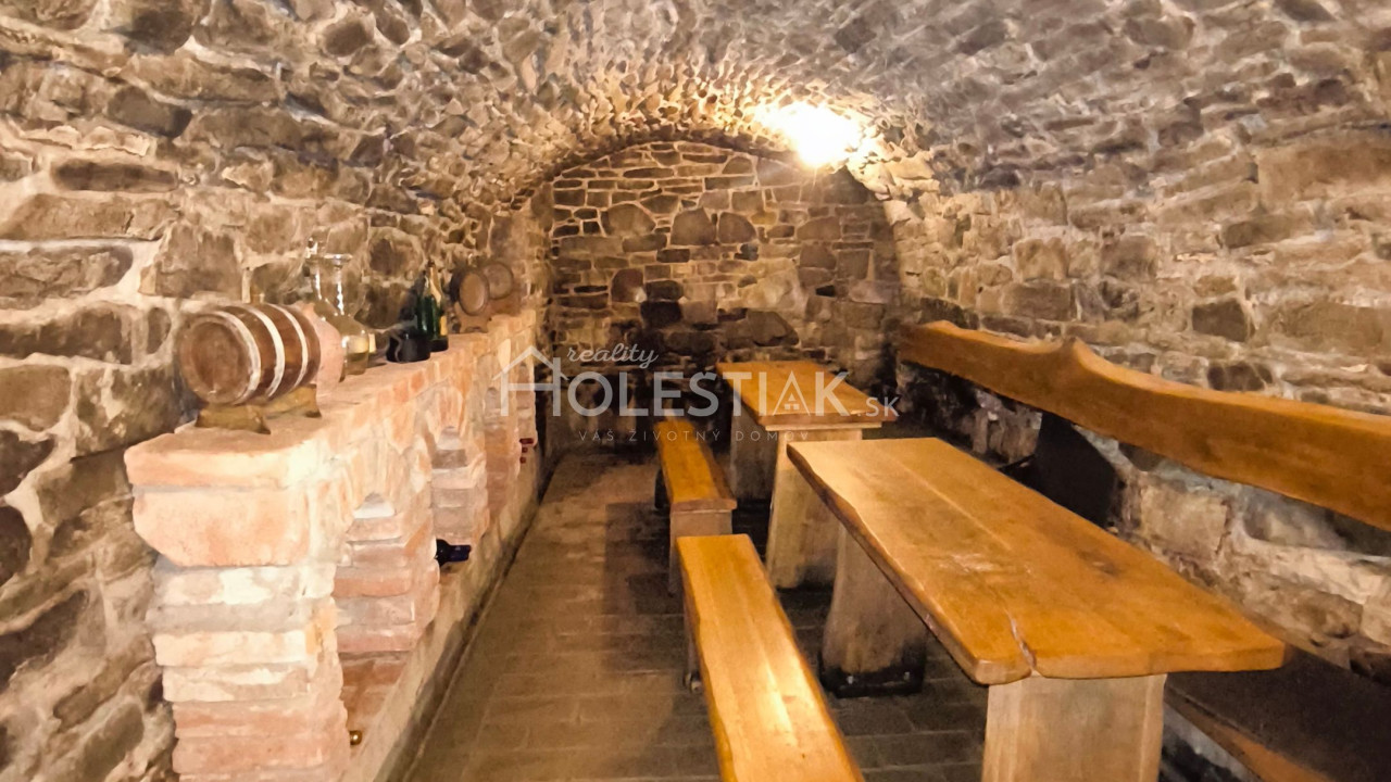 Predám štýlovú, kompletne rekonštruovanú drevenicu, zaujímavý výnos z prenájmu, Oščadnica