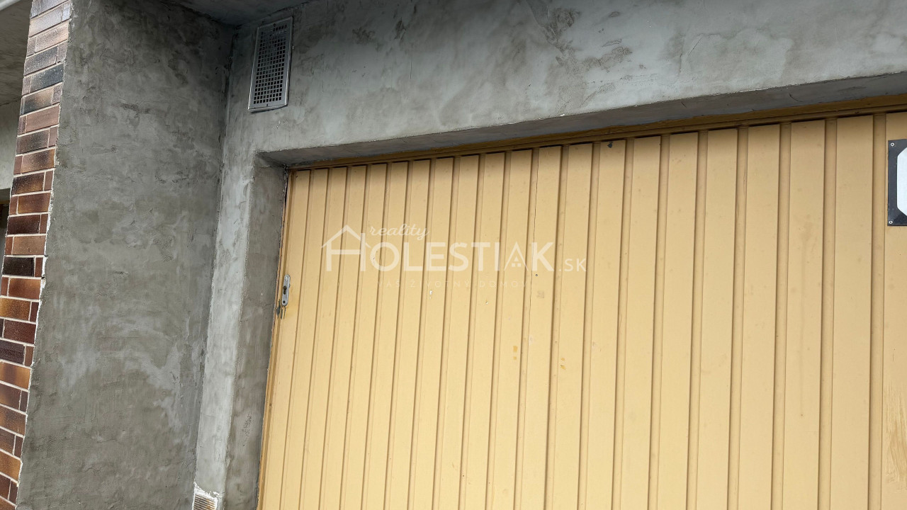 Exkluzívne predám 3+1 byt na Žarci 