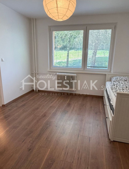 https://www.holestiak.sk/storage/properties/524/thumb/exkluzivne-predam-21-byt-cadca_0.jpeg?t=1786790043