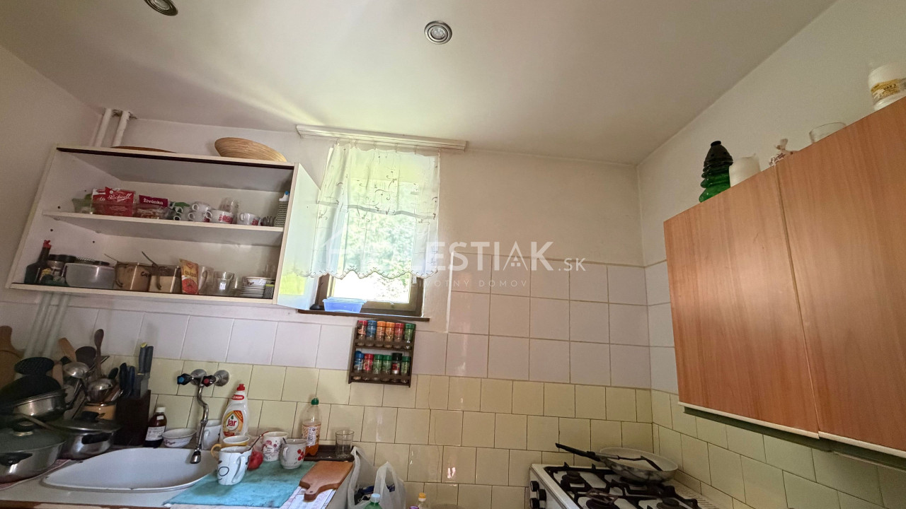 Predám rodinný dom Čadečka