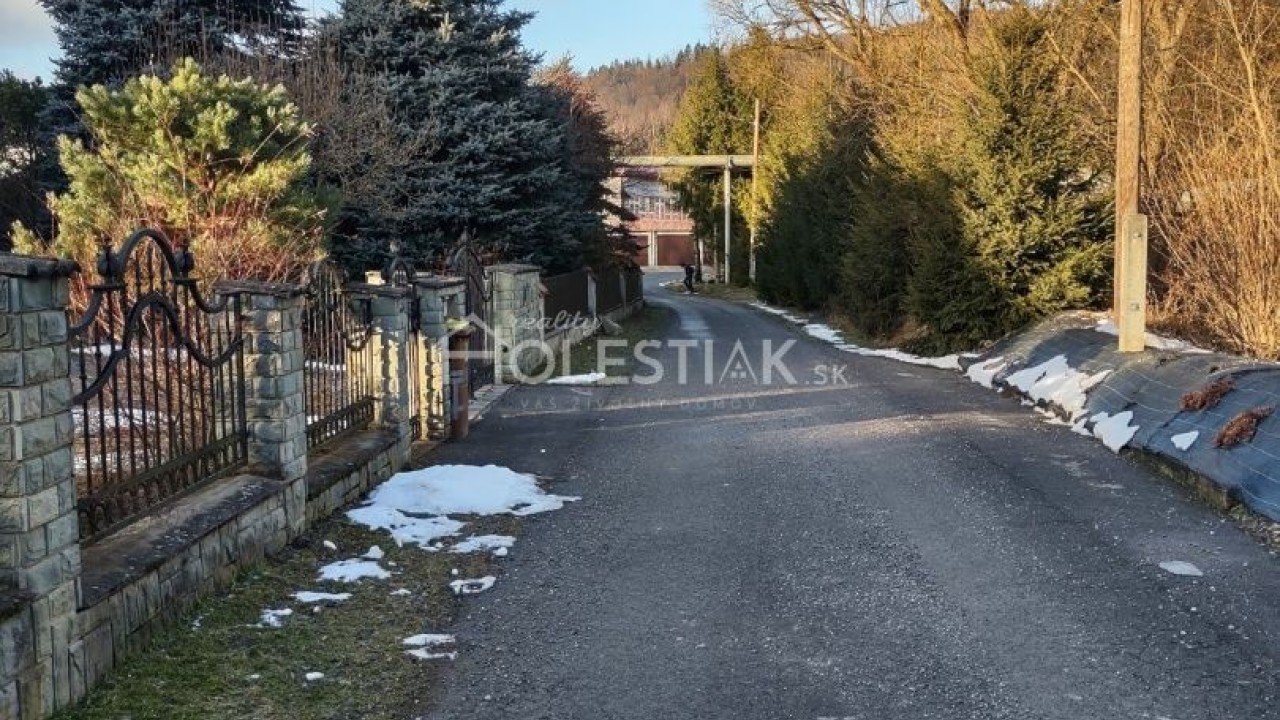 Exkluzívne predám pozemok v Čadci - v širšom centre