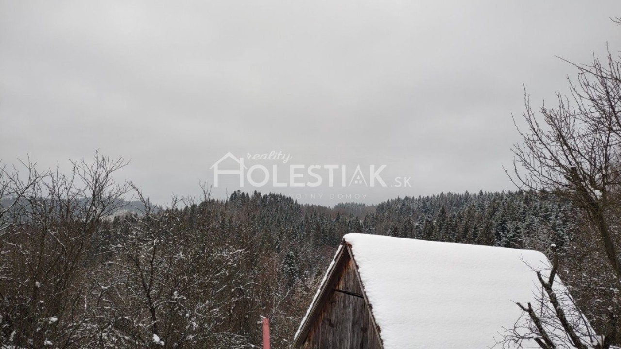 Rezervované - Predám starší rodinný dom s pekným pozemkom 518 m2