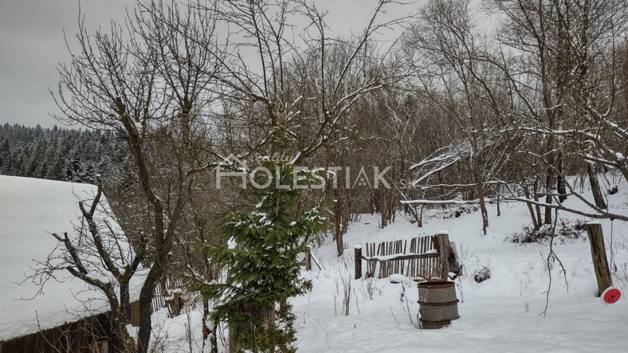 Rezervované - Predám starší rodinný dom s pekným pozemkom 518 m2