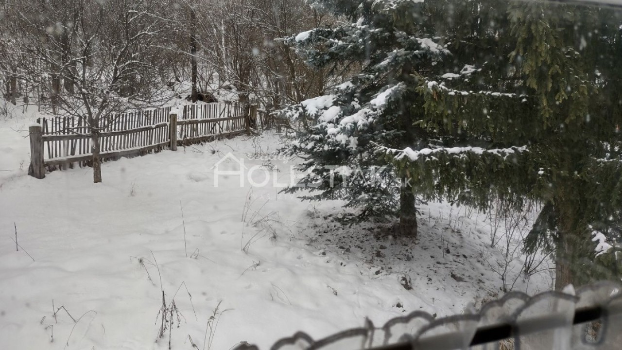 Rezervované - Predám starší rodinný dom s pekným pozemkom 518 m2