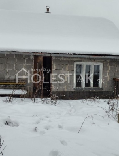 https://www.holestiak.sk/storage/properties/61/thumb/rezervovane-predam-starsi-rodinny-dom-s-peknym-pozemkom-518-m2_0.jpg?t=1653463832