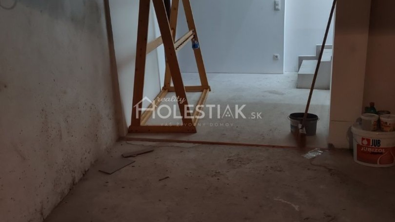 Prenajmem priestory - 120 m2 v suteréne v centre mesta Čadca
