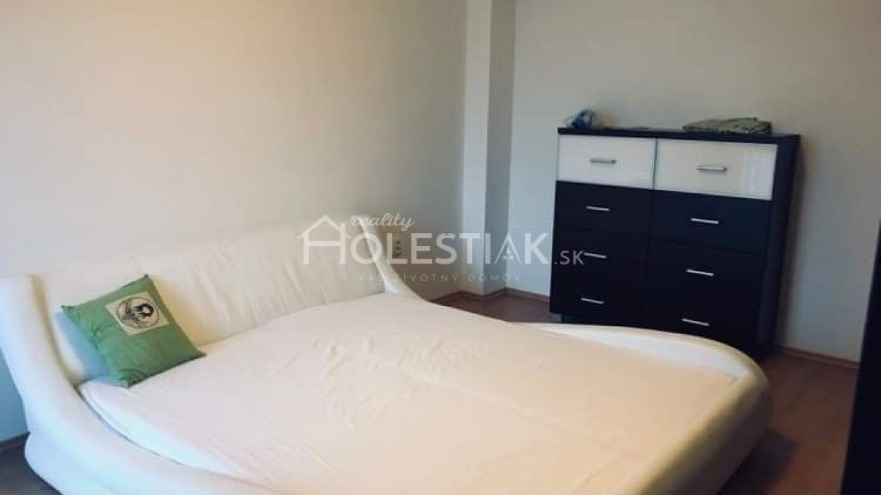 Prenajmem nadštandardný, väčší, zariadený 2+1 byt Čadca, Martinkov potok