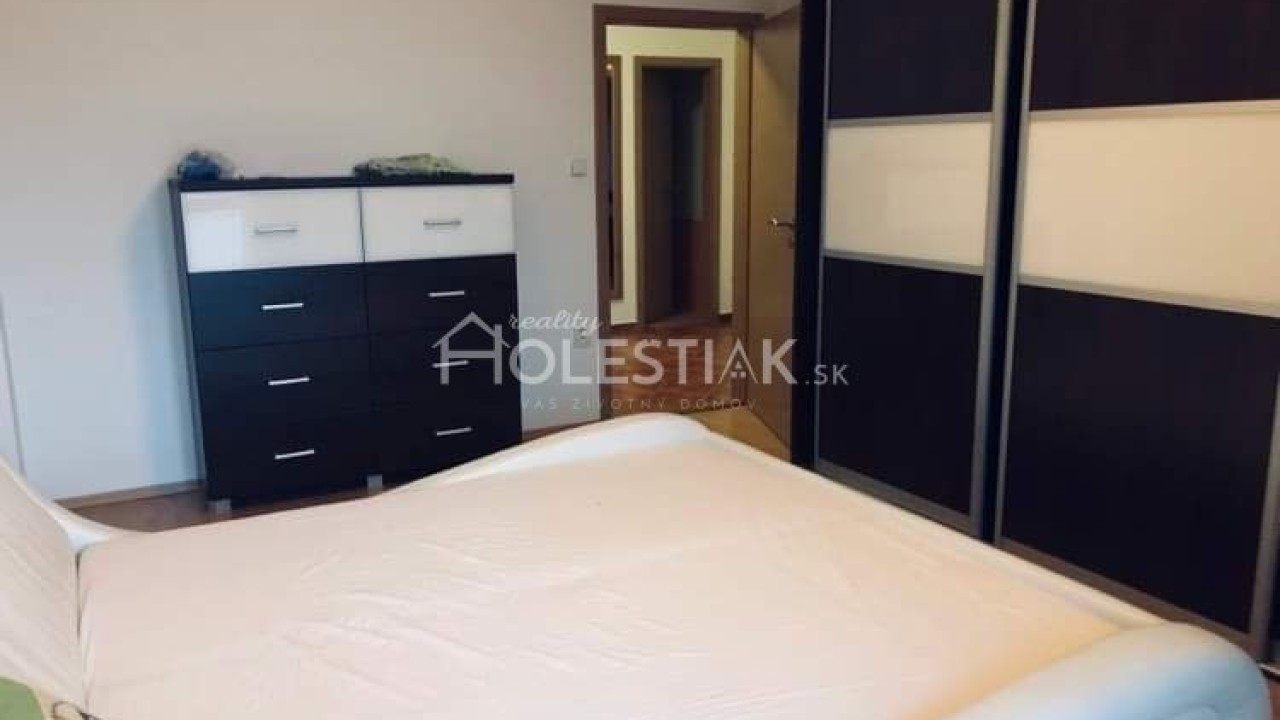 Prenajmem nadštandardný, väčší, zariadený 2+1 byt Čadca, Martinkov potok