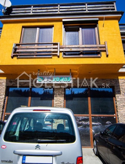https://www.holestiak.sk/storage/properties/71/thumb/odporucane-predam-polyfunkcny-dom-3-byty-kancelarie-garaze_0.jpg?t=1689580840