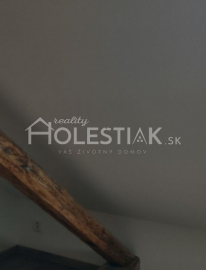 https://www.holestiak.sk/storage/properties/85/thumb/dam-do-prenajmu-21-luxusny-byt-v-centre-mesta-cadca_0.jpg?t=1711697464