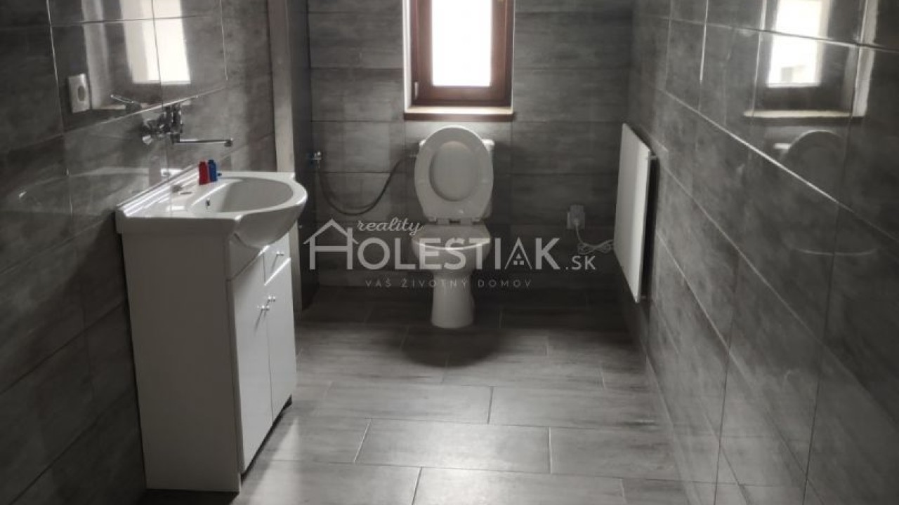 Dám do prenájmu kancelárske priestory v centre mesta Čadca