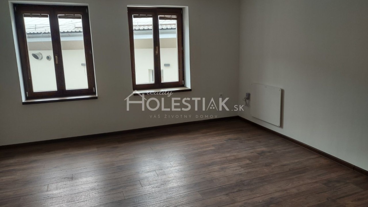 Dám do prenájmu kancelárske priestory v centre mesta Čadca
