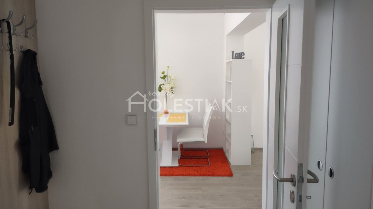 Dám do prenájmu nový, kompletne zariadený byt v centre mesta Čadca - exkluzívne