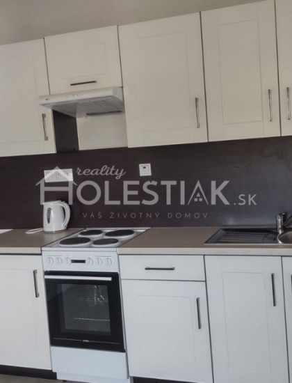 https://www.holestiak.sk/storage/properties/99/thumb/dam-do-prenajmu-novy-byt-21-byt-cadca-zarec-s-parkovacim-miestom_0.jpg?t=1721294164